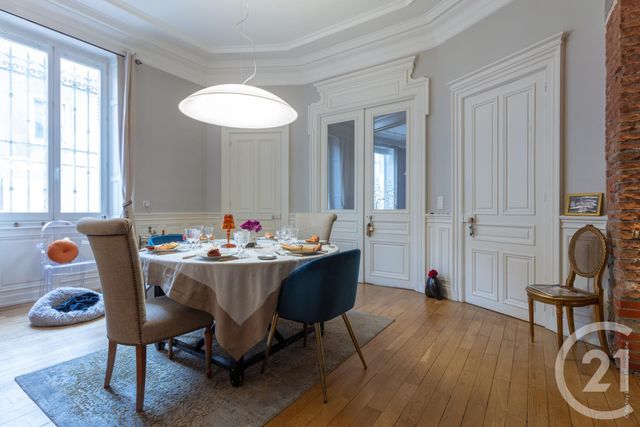 Afficher la photo en grand Appartement T6 à vendre - 6 pièces - 157.6 m2 - GRENOBLE - 38 - RHONE-ALPES - Century 21 Immobilier Du Palais