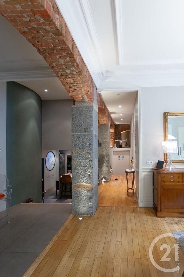 Afficher la photo en grand Appartement T6 à vendre - 6 pièces - 157.6 m2 - GRENOBLE - 38 - RHONE-ALPES - Century 21 Immobilier Du Palais