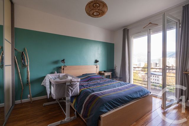 Appartement T4 à vendre - 4 pièces - 81.18 m2 - LA TRONCHE - 38 - RHONE-ALPES - Century 21 Immobilier Du Palais