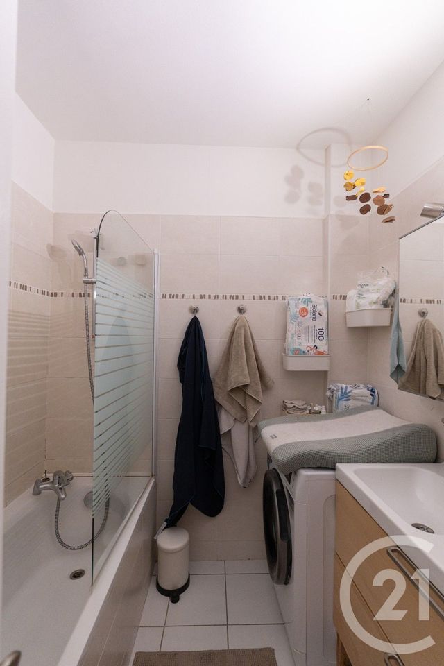 Appartement T4 à vendre - 4 pièces - 81.18 m2 - LA TRONCHE - 38 - RHONE-ALPES - Century 21 Immobilier Du Palais