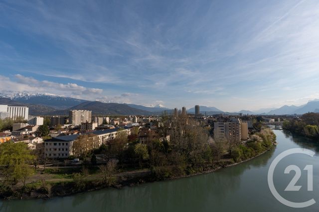 Appartement T4 à vendre - 4 pièces - 81.18 m2 - LA TRONCHE - 38 - RHONE-ALPES - Century 21 Immobilier Du Palais