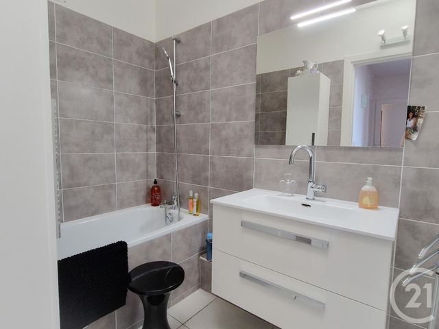 Appartement F4 à vendre - 4 pièces - 106.3 m2 - GRENOBLE - 38 - RHONE-ALPES - Century 21 Immobilier Du Palais