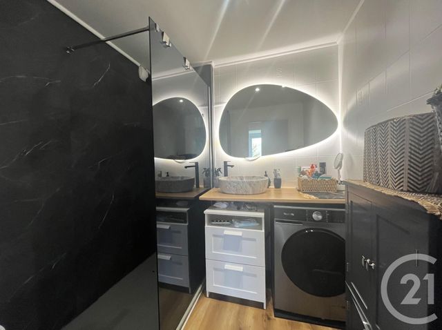 Appartement T3 à vendre - 3 pièces - 63.59 m2 - FONTANIL CORNILLON - 38 - RHONE-ALPES - Century 21 Immobilier Du Palais