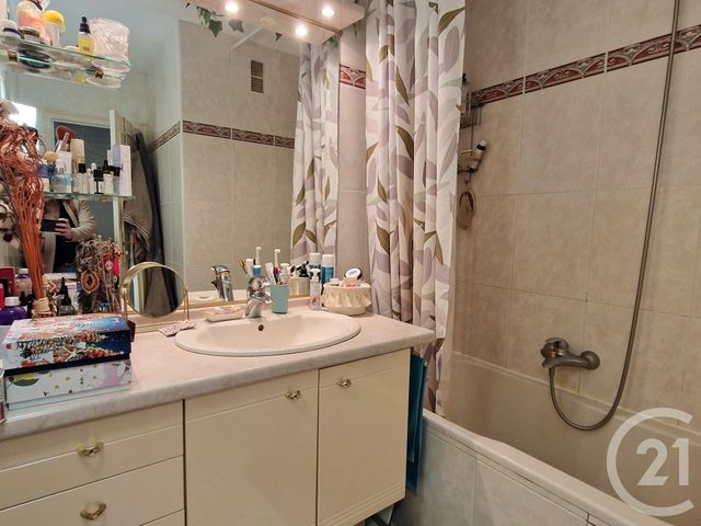 Appartement F3 à vendre - 3 pièces - 68.77 m2 - GRENOBLE - 38 - RHONE-ALPES - Century 21 Immobilier Du Palais