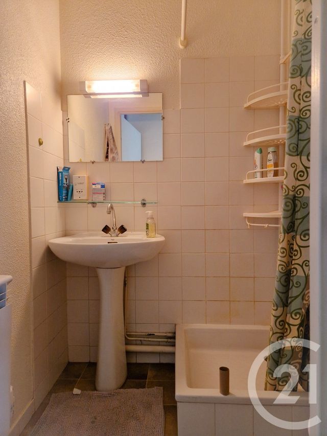 Appartement F1 à vendre - 1 pièce - 19.0 m2 - GRENOBLE - 38 - RHONE-ALPES - Century 21 Immobilier Du Palais