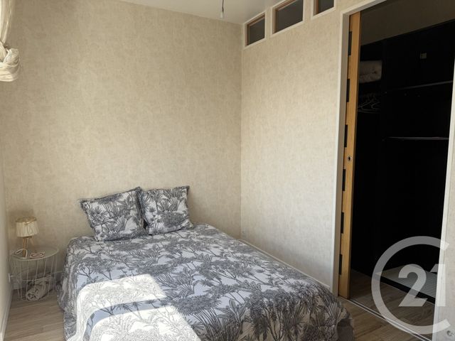 Afficher la photo en grand Appartement F3 à vendre - 3 pièces - 61.12 m2 - ST MARTIN D HERES - 38 - RHONE-ALPES - Century 21 Immobilier Du Palais