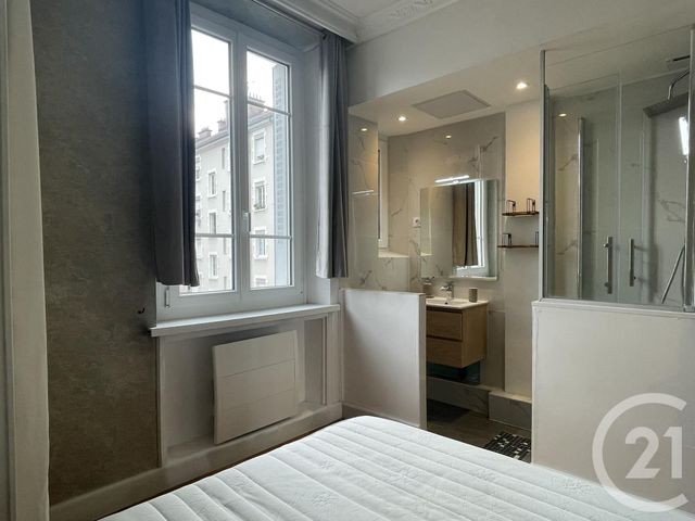 Appartement à vendre - 2 pièces - 34.3 m2 - GRENOBLE - 38 - RHONE-ALPES - Century 21 Immobilier Du Palais