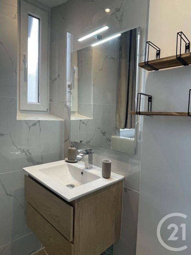 Appartement à vendre - 2 pièces - 34.3 m2 - GRENOBLE - 38 - RHONE-ALPES - Century 21 Immobilier Du Palais