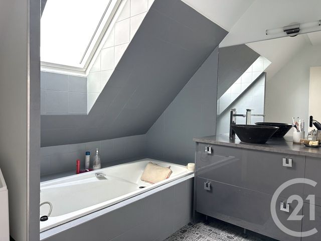 Appartement T6 à vendre - 6 pièces - 110.81 m2 - EYBENS - 38 - RHONE-ALPES - Century 21 Immobilier Du Palais