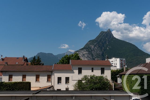 Appartement T4 à vendre - 4 pièces - 84.89 m2 - FONTAINE - 38 - RHONE-ALPES - Century 21 Immobilier Du Palais