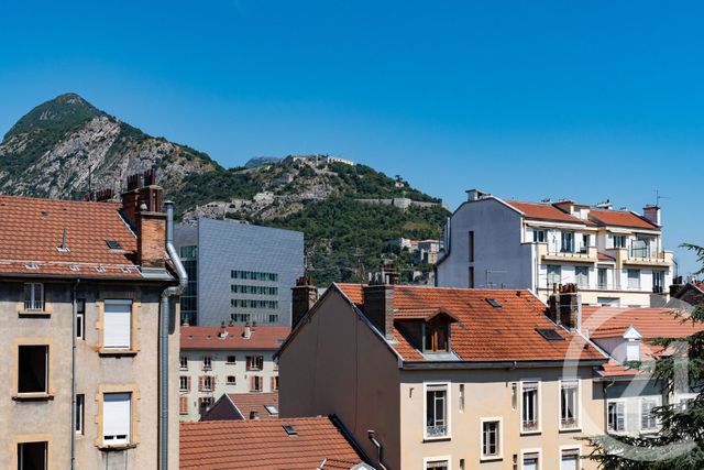 Appartement T3 à vendre - 3 pièces - 79.2 m2 - GRENOBLE - 38 - RHONE-ALPES - Century 21 Immobilier Du Palais