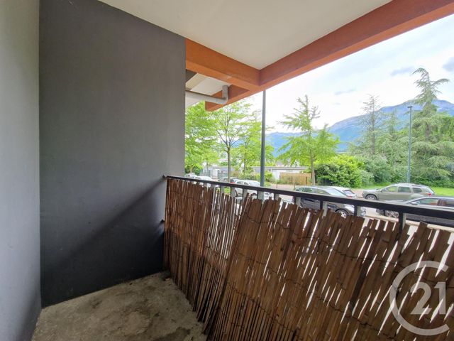 Appartement F2 à vendre - 2 pièces - 43.18 m2 - ECHIROLLES - 38 - RHONE-ALPES - Century 21 Immobilier Du Palais