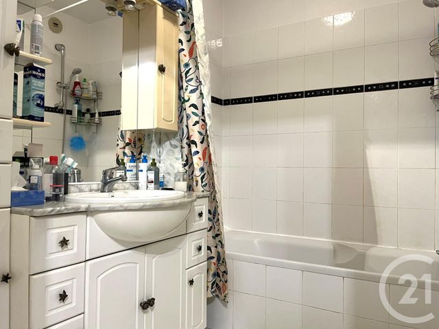 Appartement T4 à vendre - 4 pièces - 92.75 m2 - GRENOBLE - 38 - RHONE-ALPES - Century 21 Immobilier Du Palais