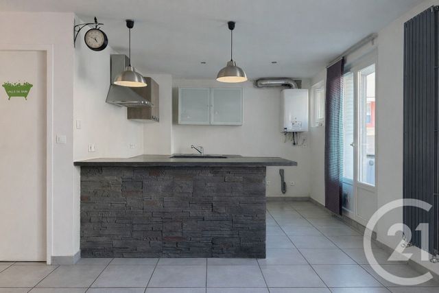 Appartement T2 à vendre - 2 pièces - 44.98 m2 - GRENOBLE - 38 - RHONE-ALPES - Century 21 Immobilier Du Palais