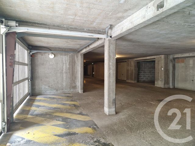 parking à louer - 15.0 m2 - GRENOBLE - 38 - RHONE-ALPES - Century 21 Immobilier Du Palais