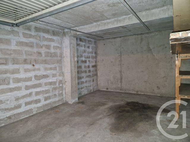 parking à louer - 15.0 m2 - GRENOBLE - 38 - RHONE-ALPES - Century 21 Immobilier Du Palais