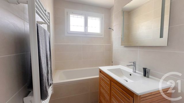 Appartement T3 à vendre - 3 pièces - 73.31 m2 - GRENOBLE - 38 - RHONE-ALPES - Century 21 Immobilier Du Palais