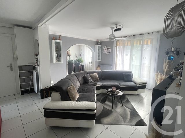 Afficher la photo en grand Appartement à vendre - 3 pièces - 78.0 m2 - ECHIROLLES - 38 - RHONE-ALPES - Century 21 Immobilier Du Palais