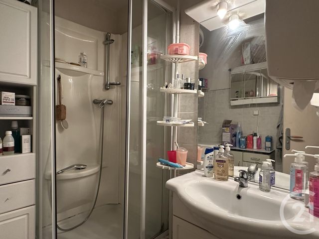 Appartement T3 à vendre - 3 pièces - 53.43 m2 - ECHIROLLES - 38 - RHONE-ALPES - Century 21 Immobilier Du Palais