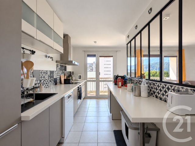 Appartement T5 à vendre - 5 pièces - 107.7 m2 - GRENOBLE - 38 - RHONE-ALPES - Century 21 Immobilier Du Palais