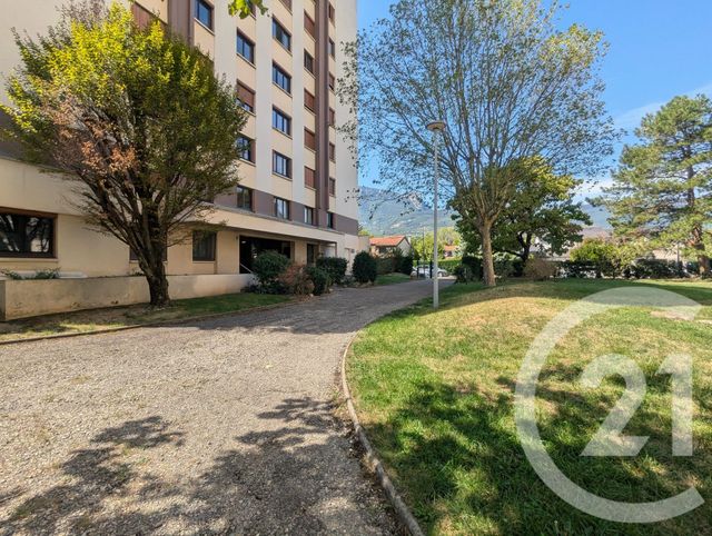 Appartement T5 à vendre - 5 pièces - 107.7 m2 - GRENOBLE - 38 - RHONE-ALPES - Century 21 Immobilier Du Palais