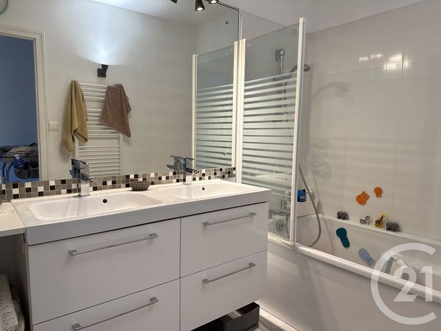 Appartement T5 à vendre - 5 pièces - 107.7 m2 - GRENOBLE - 38 - RHONE-ALPES - Century 21 Immobilier Du Palais