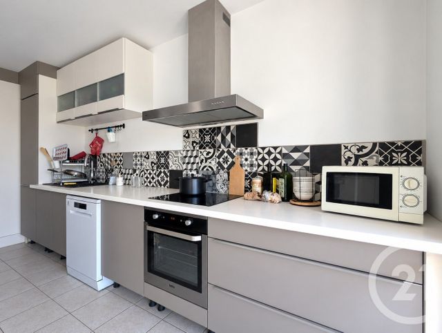 Appartement T5 à vendre - 5 pièces - 107.7 m2 - GRENOBLE - 38 - RHONE-ALPES - Century 21 Immobilier Du Palais