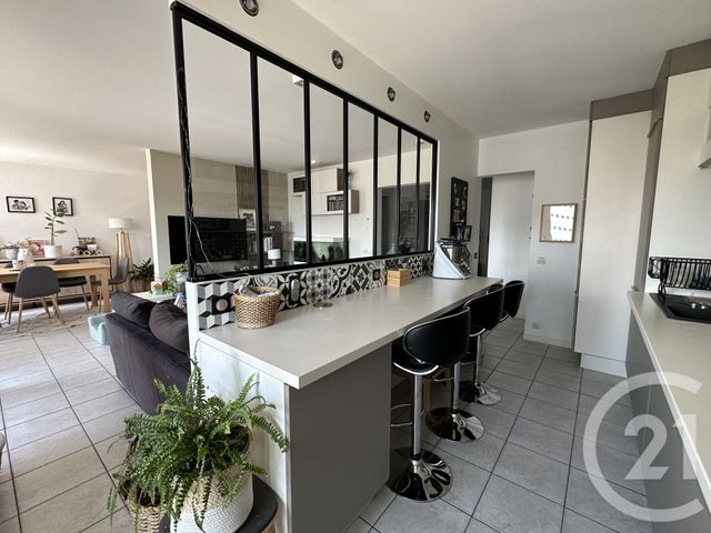 Appartement T5 à vendre - 5 pièces - 107.7 m2 - GRENOBLE - 38 - RHONE-ALPES - Century 21 Immobilier Du Palais