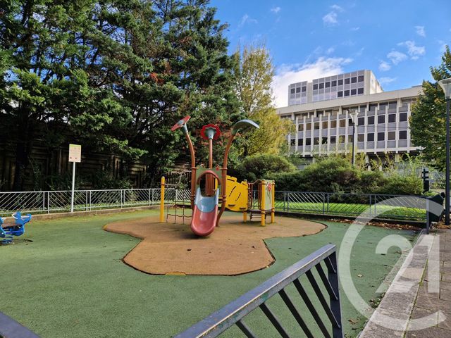 Afficher la photo en grand Appartement T5 à vendre - 5 pièces - 83.43 m2 - GRENOBLE - 38 - RHONE-ALPES - Century 21 Immobilier Du Palais