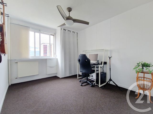 Afficher la photo en grand Appartement T5 à vendre - 5 pièces - 83.43 m2 - GRENOBLE - 38 - RHONE-ALPES - Century 21 Immobilier Du Palais