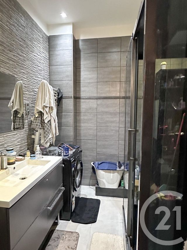 Appartement T3 à vendre - 3 pièces - 70.2 m2 - GRENOBLE - 38 - RHONE-ALPES - Century 21 Immobilier Du Palais