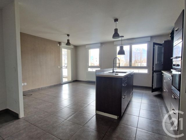 Appartement F3 à louer - 3 pièces - 65.15 m2 - ST MARTIN D HERES - 38 - RHONE-ALPES - Century 21 Immobilier Du Palais