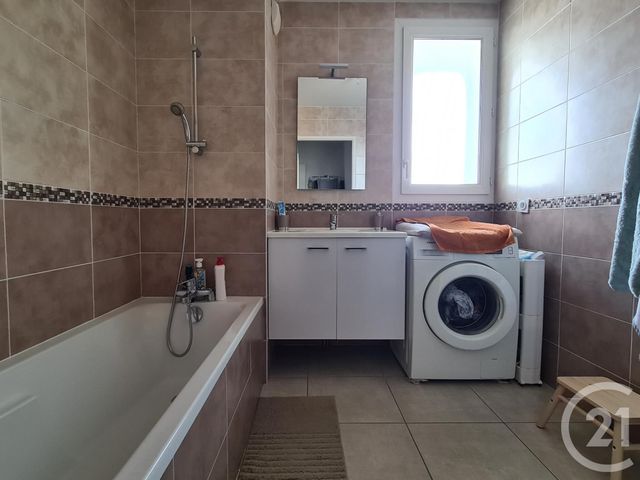 Appartement F3 à louer - 3 pièces - 65.15 m2 - ST MARTIN D HERES - 38 - RHONE-ALPES - Century 21 Immobilier Du Palais