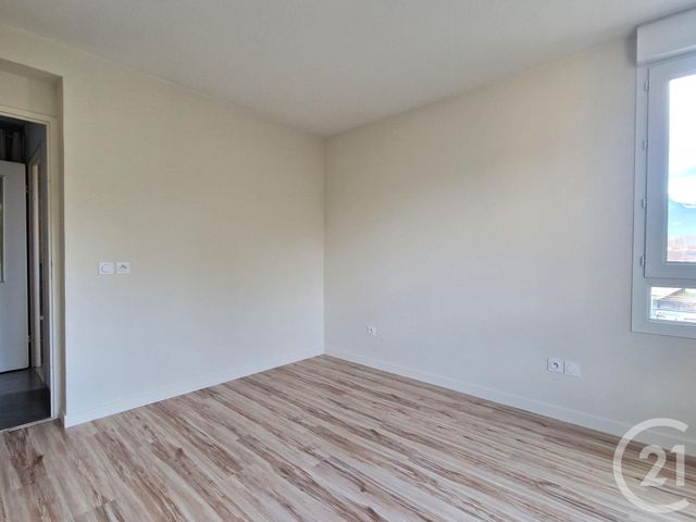 Appartement F3 à louer - 3 pièces - 65.15 m2 - ST MARTIN D HERES - 38 - RHONE-ALPES - Century 21 Immobilier Du Palais