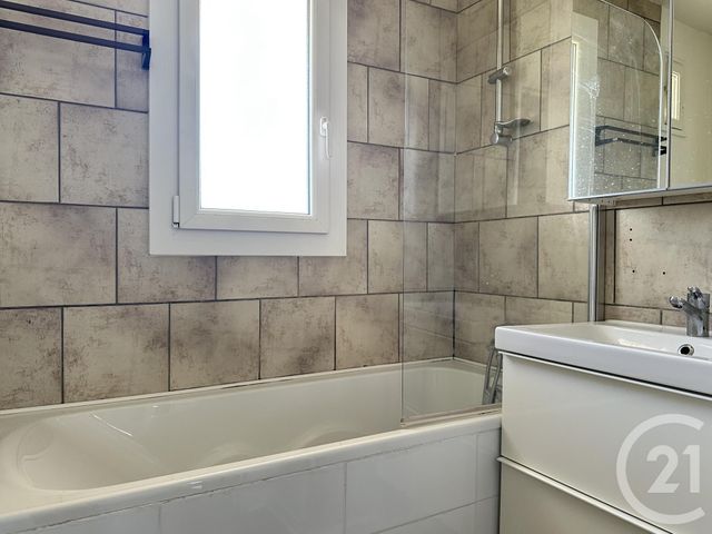 Appartement T4 à vendre - 4 pièces - 67.7 m2 - SEYSSINET PARISET - 38 - RHONE-ALPES - Century 21 Immobilier Du Palais