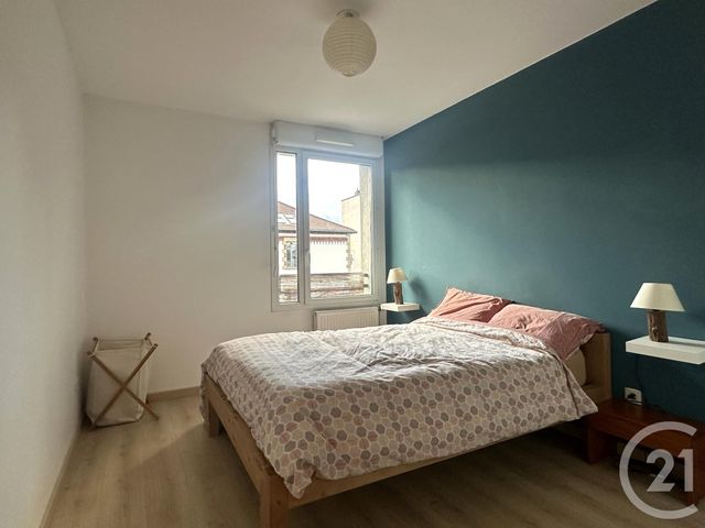 Appartement T4 à louer - 4 pièces - 82.0 m2 - GRENOBLE - 38 - RHONE-ALPES - Century 21 Immobilier Du Palais