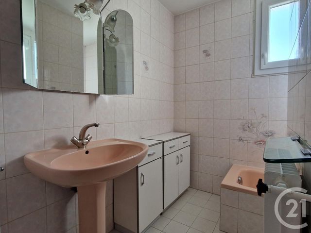 Appartement F4 à vendre - 4 pièces - 70.71 m2 - ST EGREVE - 38 - RHONE-ALPES - Century 21 Immobilier Du Palais