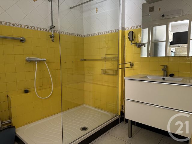 Appartement T2 à vendre - 2 pièces - 60.73 m2 - FONTAINE - 38 - RHONE-ALPES - Century 21 Immobilier Du Palais