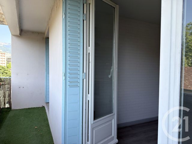Appartement T3 à vendre - 3 pièces - 43.04 m2 - GRENOBLE - 38 - RHONE-ALPES - Century 21 Immobilier Du Palais