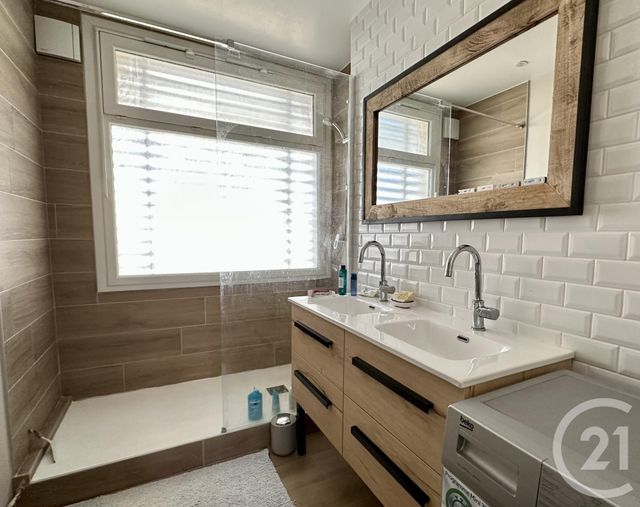 Appartement T3 à vendre - 3 pièces - 72.66 m2 - GRENOBLE - 38 - RHONE-ALPES - Century 21 Immobilier Du Palais