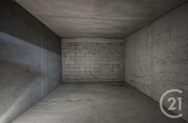 parking à vendre - 16.11 m2 - GRENOBLE - 38 - RHONE-ALPES - Century 21 Immobilier Du Palais