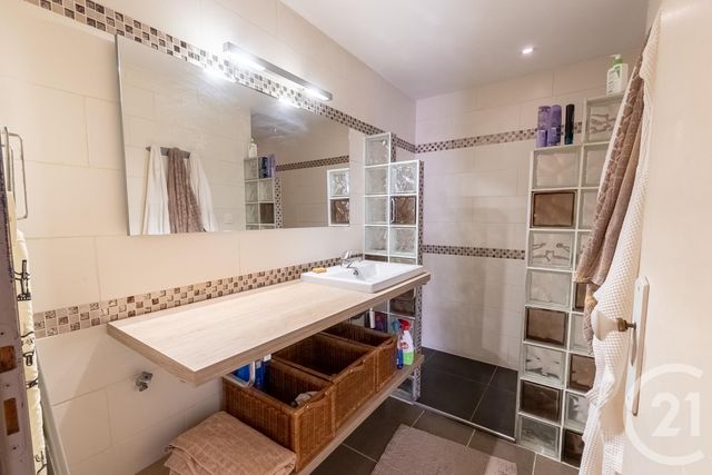 Appartement T4 à vendre - 4 pièces - 133.29 m2 - GRENOBLE - 38 - RHONE-ALPES - Century 21 Immobilier Du Palais