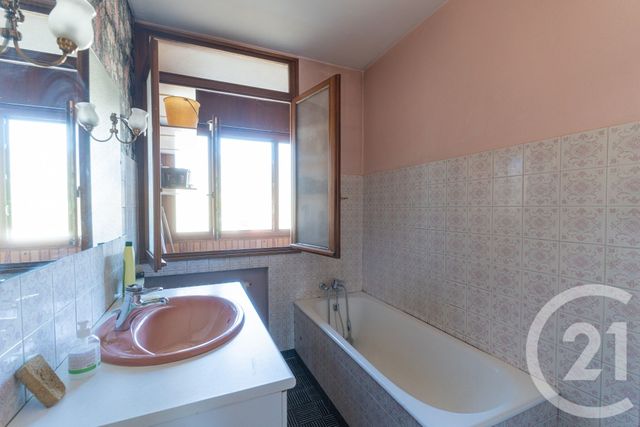 Appartement T4 à vendre - 4 pièces - 93.83 m2 - ECHIROLLES - 38 - RHONE-ALPES - Century 21 Immobilier Du Palais