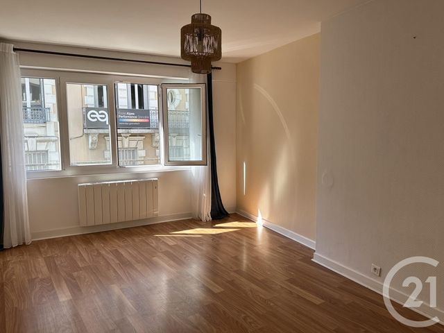 Appartement T3 à louer - 3 pièces - 77.09 m2 - GRENOBLE - 38 - RHONE-ALPES - Century 21 Immobilier Du Palais