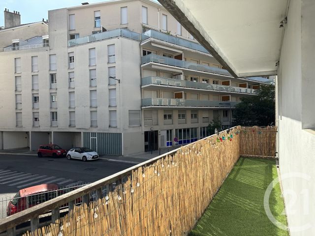 Appartement T3 à louer - 3 pièces - 77.09 m2 - GRENOBLE - 38 - RHONE-ALPES - Century 21 Immobilier Du Palais