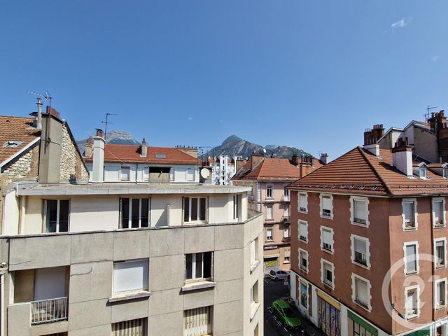 Appartement T2 à vendre - 2 pièces - 29.4 m2 - GRENOBLE - 38 - RHONE-ALPES - Century 21 Immobilier Du Palais