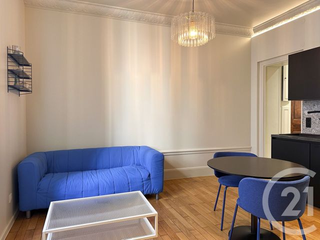 Appartement T2 à louer - 2 pièces - 38.11 m2 - GRENOBLE - 38 - RHONE-ALPES - Century 21 Immobilier Du Palais