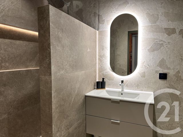 Appartement T2 à louer - 2 pièces - 38.11 m2 - GRENOBLE - 38 - RHONE-ALPES - Century 21 Immobilier Du Palais