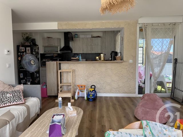 Appartement T3 à vendre - 3 pièces - 63.59 m2 - FONTANIL CORNILLON - 38 - RHONE-ALPES - Century 21 Immobilier Du Palais
