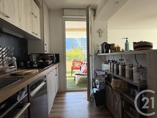 Appartement T3 à vendre - 3 pièces - 63.59 m2 - FONTANIL CORNILLON - 38 - RHONE-ALPES - Century 21 Immobilier Du Palais